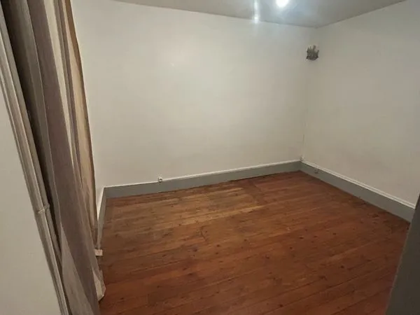 Appartement F2, Montereau entre centre et gare, proche hôpital, 55 minutes Paris Gare de Lyon 