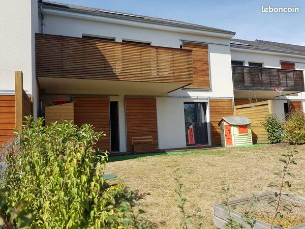 Maison proche Montjuzet 108m2 au calme avec jardin cloturé 