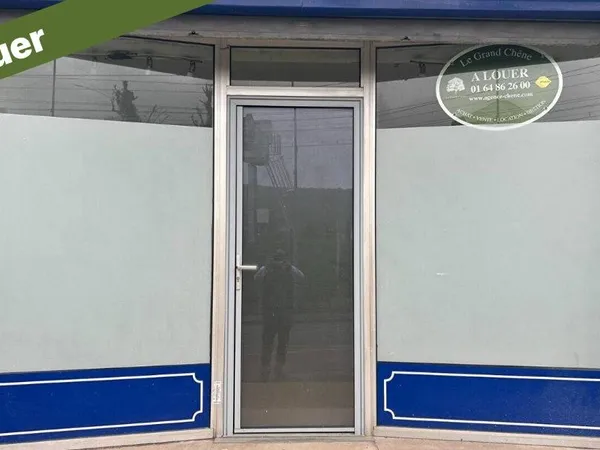 Location commercial 66m² Orsay (91400) 1.900 € 