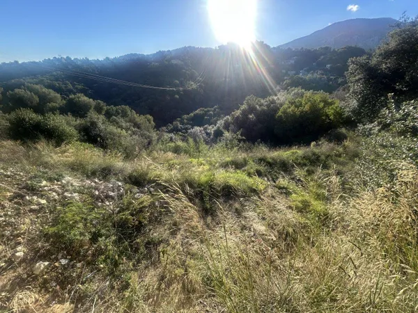 Terrain 3072 m² 