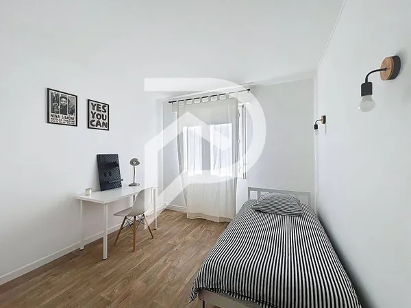 Appartement 1 pièce 64 m² 