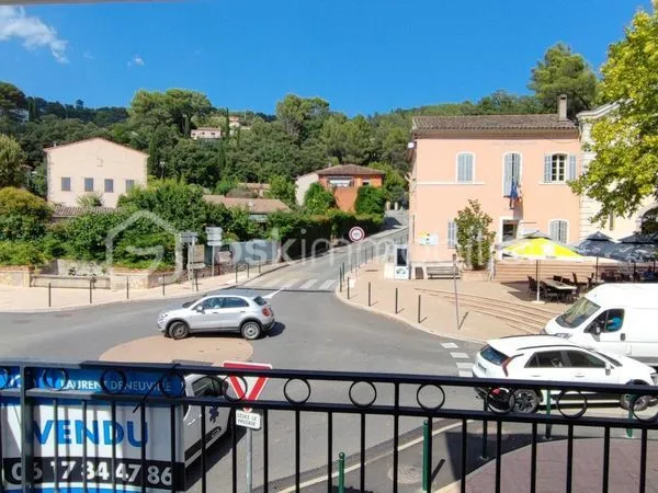 grand T3 73 M2 parking couvert terrasse 