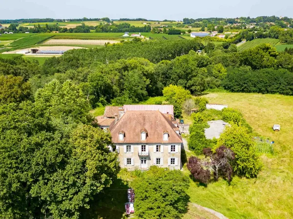 Maison Vente Saint-Lon-les-Mines 12p 545m² 799000€