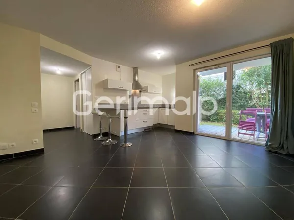 Studio 1 pièce 33 m² 