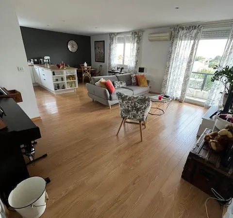 Aiguerelles, Appartement 74m² 2 Ch, Balcon 