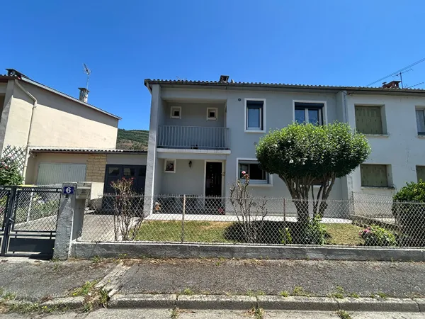 A VENDRE MAISON + JARDIN + GARAGE DANS QUARTIER CALME 