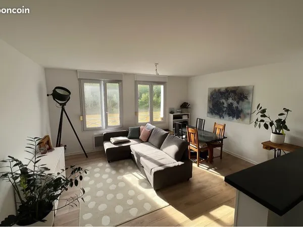 Appartement rénové 2 pièces - 45 m² + box fermé - Centre-ville, au calme 🏡 