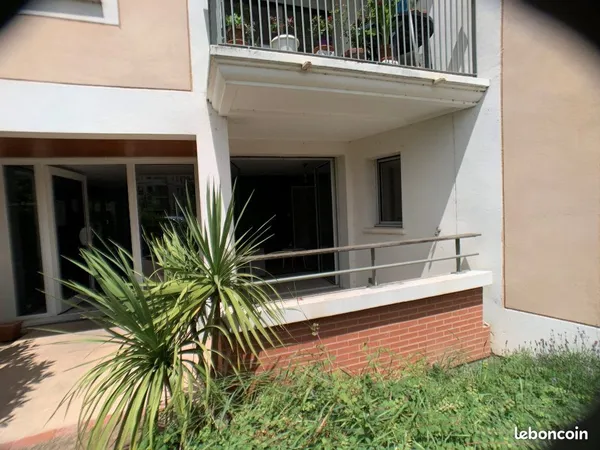 Studio 1 pièce 26 m² 