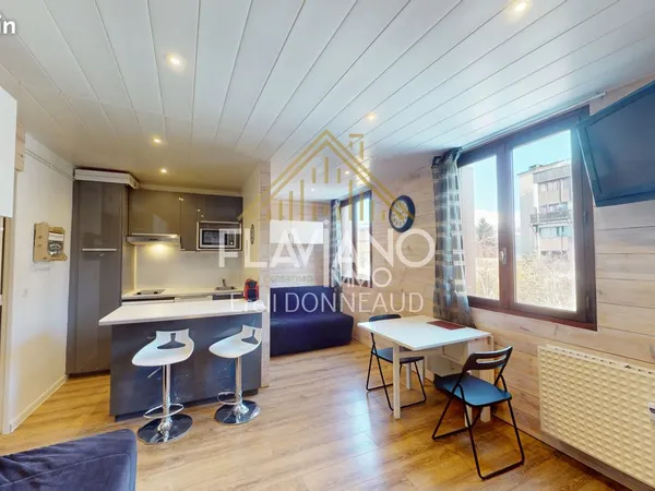 Studio 1 pièce 25 m² 