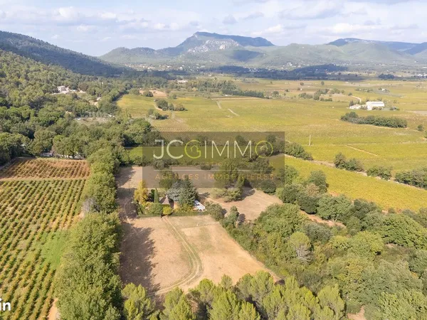 Propriété 1 pièce 30 m² 
