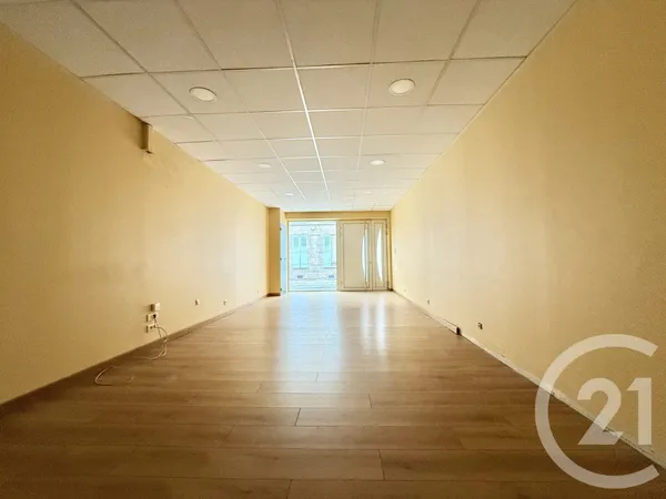 Local 57 m² 