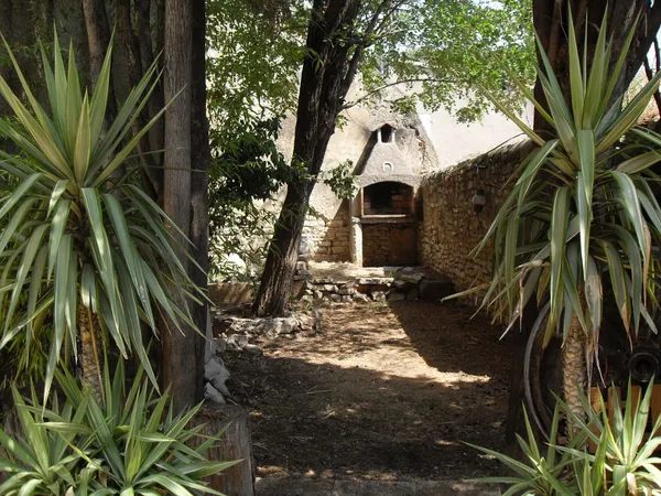 LE CRES ( 34920) loue Maison de village ( RDCH + 1 avec jard 
