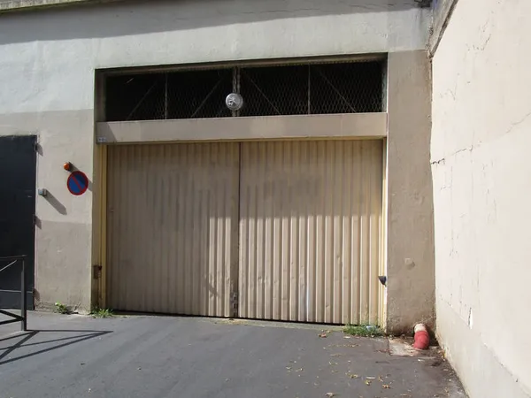 emplacement de parking rue D'Alésia 