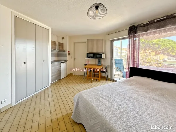 Studio 1 pièce 22 m² 