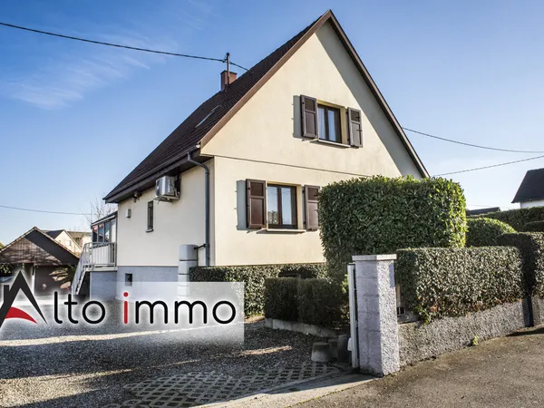 Maison chaleureuse de 117,28 m2 sur un terrain de 7,85 ares 