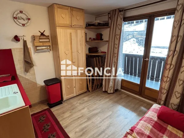 ALLOS LE SEUGNUS CENTRE STATION SUPERBE STUDIO SUD ENTIEREMENT RENOVE, 5 PERSONNES, TERRASSE, CASIER