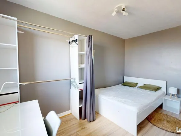 Chambre 4 pièces 64 m² 