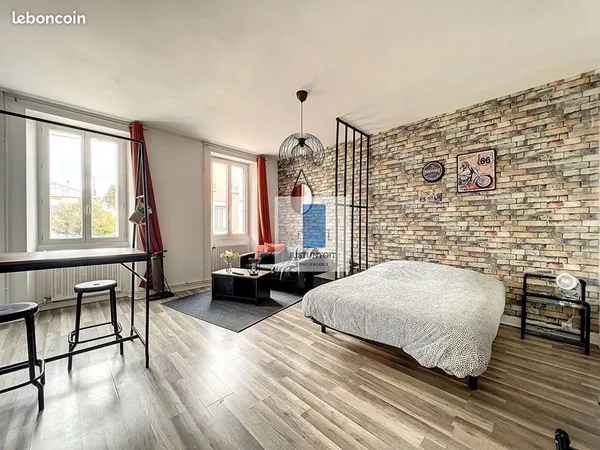 Studio 1 pièce 25 m² 