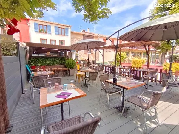 Local commercial 3 pièces 134 m² 