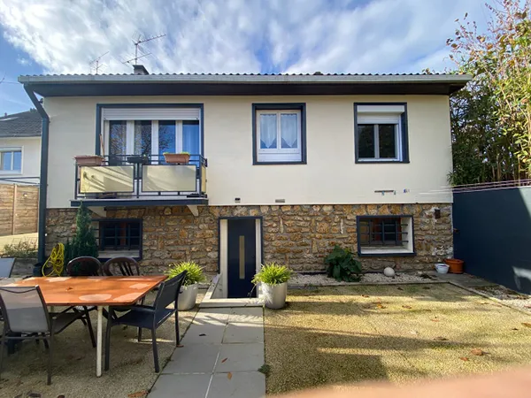MAISON PLAIN PIED 4 PIECES 72M AVEC SECONDE MAISON DE 42m² A L'ARRIÈRE - Sainte Geneviève Des 