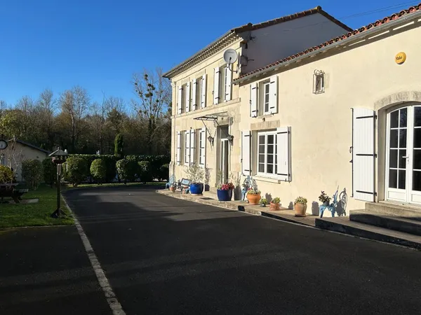 Maison 7 pièces 280 m² 