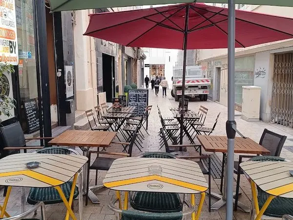 Urgent vend très bon fond de commerce 