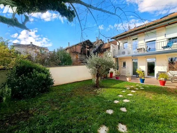 Maison 8 pièces 210 m² 