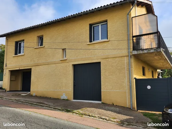 Maison individuelle rénovée - 128 m² - Véranda - 2 garages - Terrain 650 m² - Libre de suite 