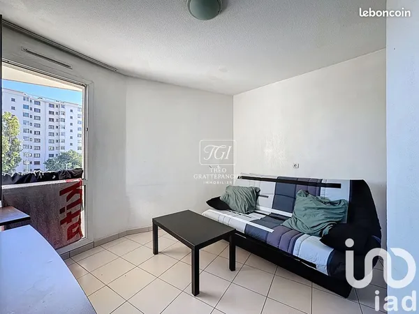 Studio 1 pièce 20 m² 