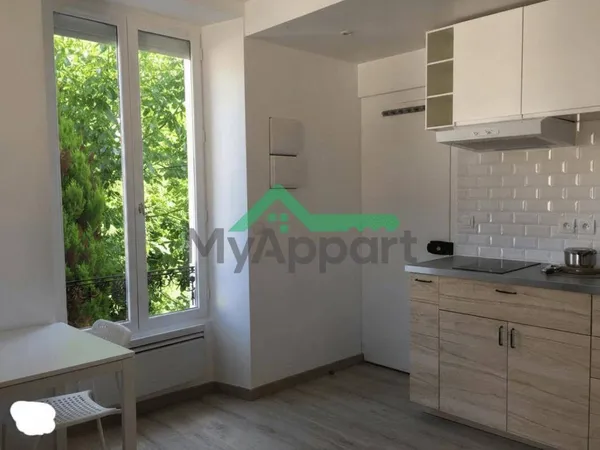 Studio 1 pièce 23 m² 