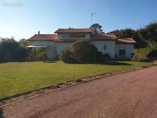 Maison 11 pièces 216 m² 