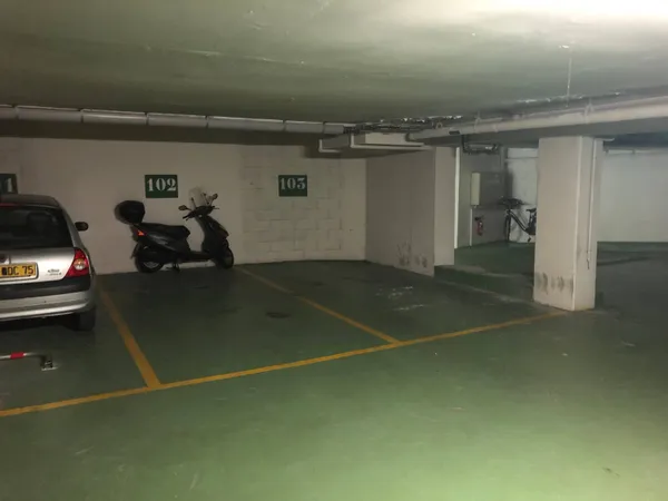 Loue parking 