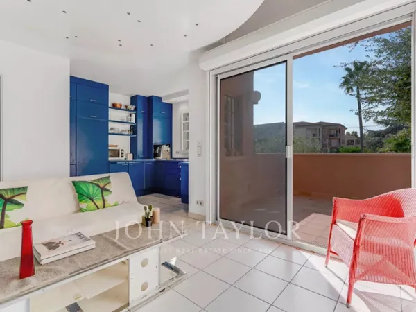 Appartement duplex atypique au coeur de Saint Tropez 
