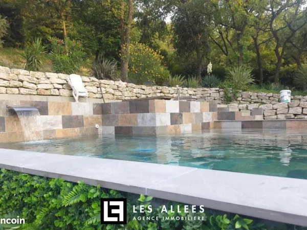 Villa 9 pièces 255 m² 