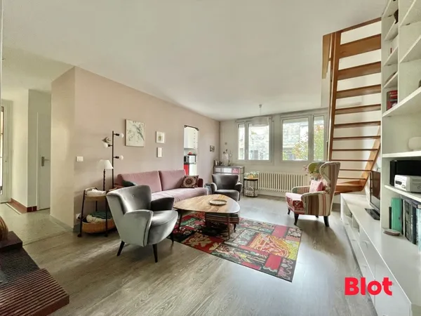 A VENDRE PAR BLOT IMMOBILIER ! Maison Rennes Patton 4 PIECES- JARDIN - VUE DEGAGEE -DPE C 