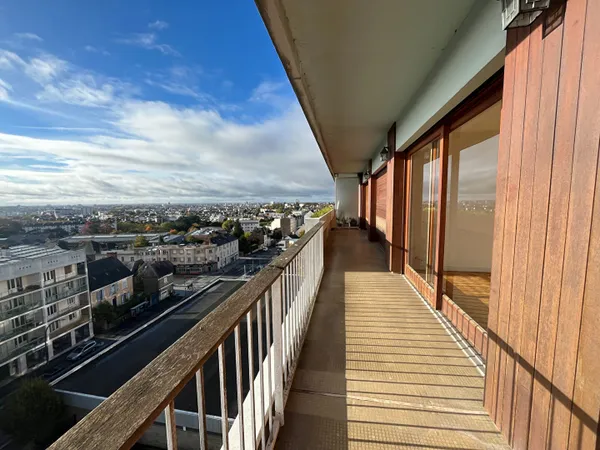 À vendre - Agence Giboire - Appartement 5 pièces avec vue dégagée à Rennes 