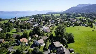 Terrain à bâtir de 554 m² à SAINT-PAUL-EN-CHABLAIS (74) 
