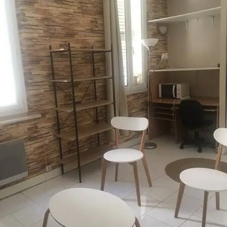 Studio 1 pièce 20 m² 