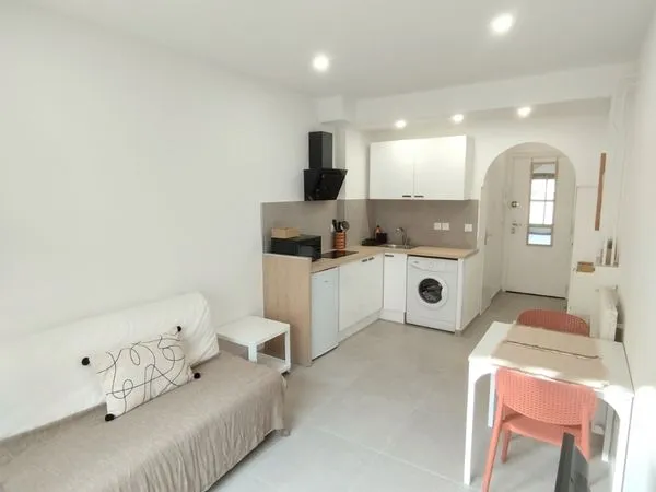 Studio meublé 20 m² - Hyères centre 