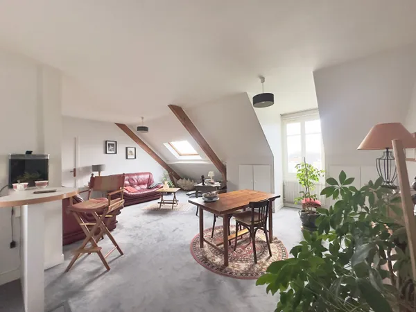 Un nid douillet avec vue sur Marne à deux pas de la gare 