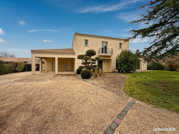 Maison 6 pièces 179 m² 
