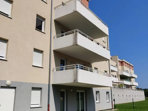 T2 récent (2015) avec grand balcon + parking 