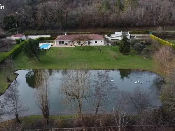 Propriété 6 pièces 185 m² 