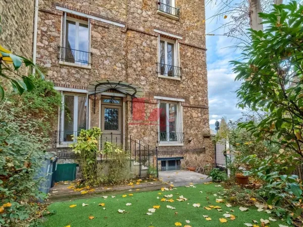 Vanves - Coeur de Ville - Maison Familiale de 209 m2 avec jardin 