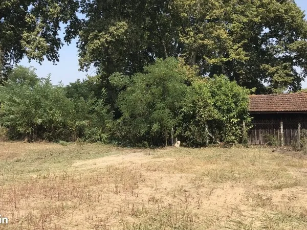 Terrain 530 m² Roaillan 