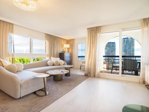 Duplex Prestige Rénové 2025 - Finitions Luxe aux Portes de Monac 