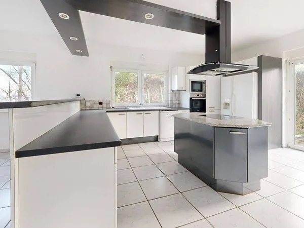 Maison 12 pièces 390 m² 