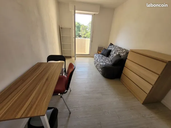 Studio meublé 19 m2 Aix en Provence 560 cc 
