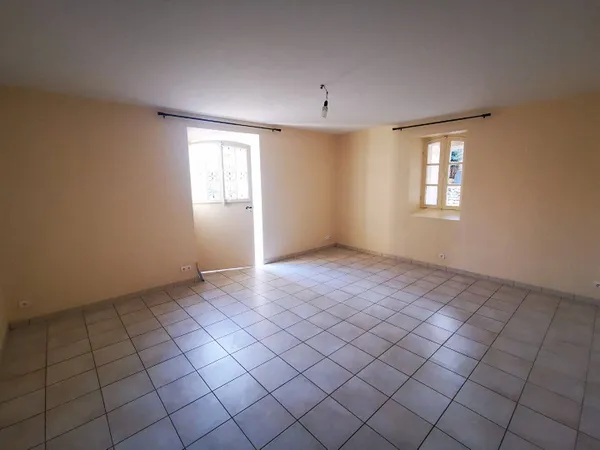 Appartement 4 pièces 77 m² 