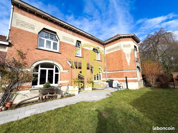 Maison 14 pièces 224 m² 